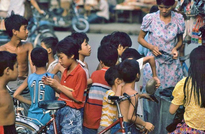 Trẻ em Hà Nội 1992.